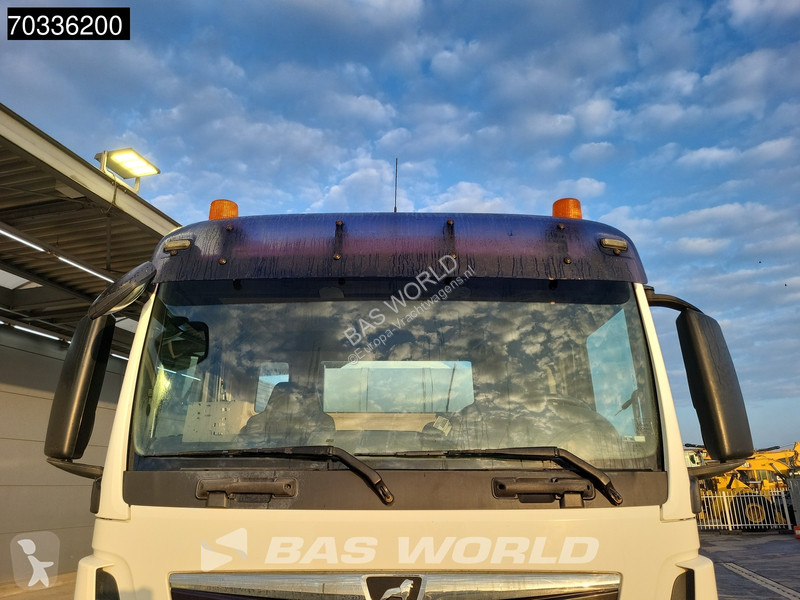 Camión MAN 32.420  8X4 Liebherr 9m3 Mixer Full...