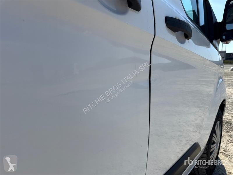 Camión Ford CUSTOM TREND 2.0 TDCI Van Truck
