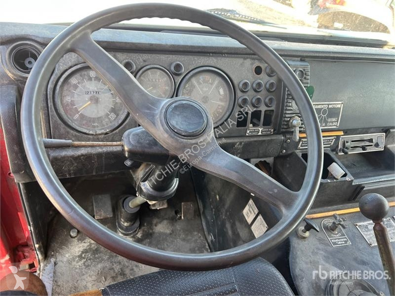 Camión Astra 1 T/A Dump Truck (Inoperable)