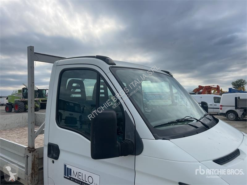 Camion Iveco 29L9 Flatbed Truck