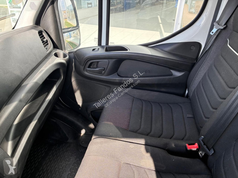 Грузовик Iveco  35C16 3.0 20m3