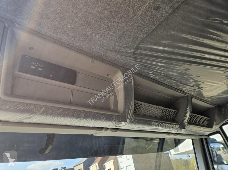 Camião Iveco 64.38 HD9