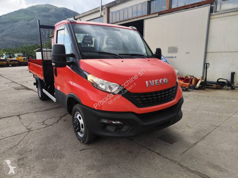 Véhicule utilitaire Iveco 35C14