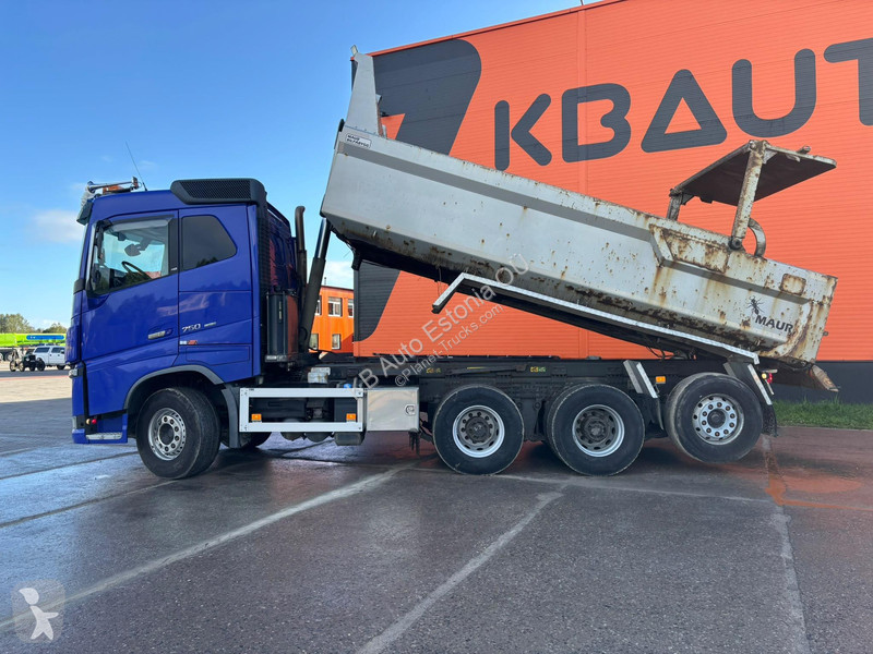 Volvo 750 8x4*4 RETARDER / BOX L=5743 mm truck