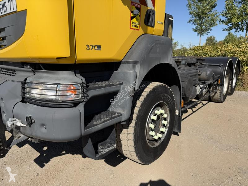 Camião Renault 370.26 (6X4)