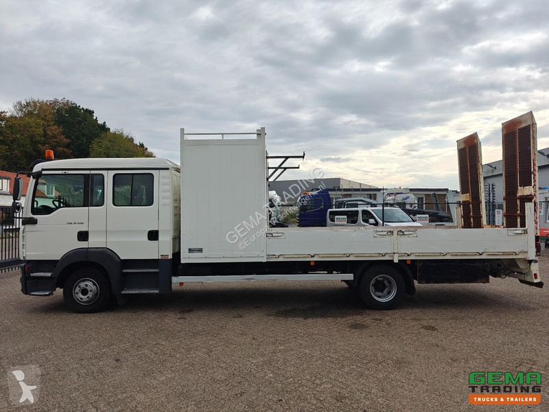 Camião MAN 12.210 4x2 Double Cab (6 persons)...