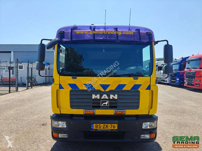 Camião MAN 12.240 4x2 Double Cab (6 pers) Euro...