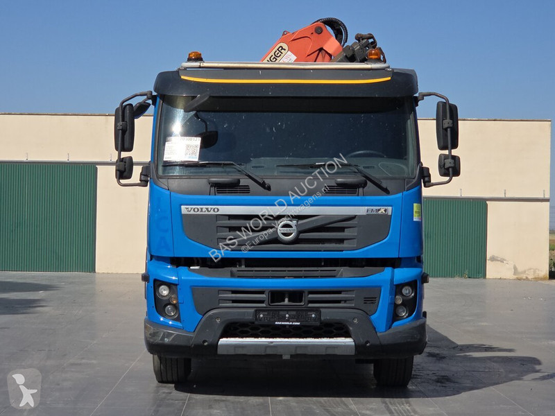 Camião Volvo 330