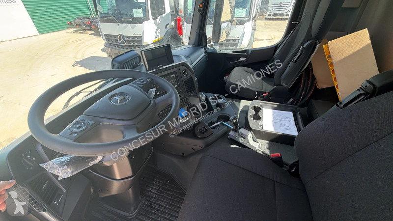 Грузовик Mercedes  3740B