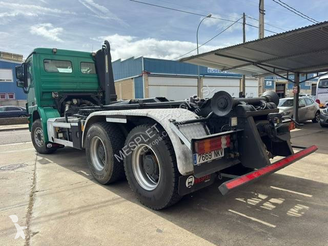 Грузовик Mercedes
