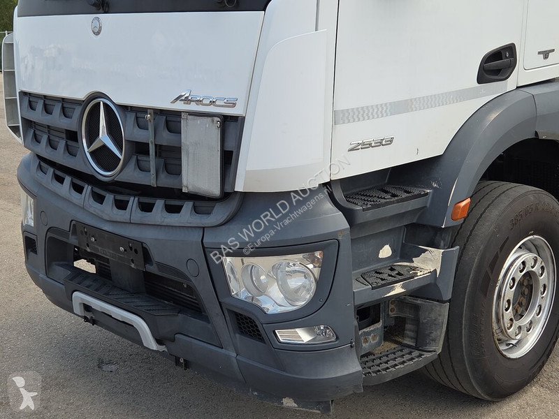 Lastbil Mercedes 2533