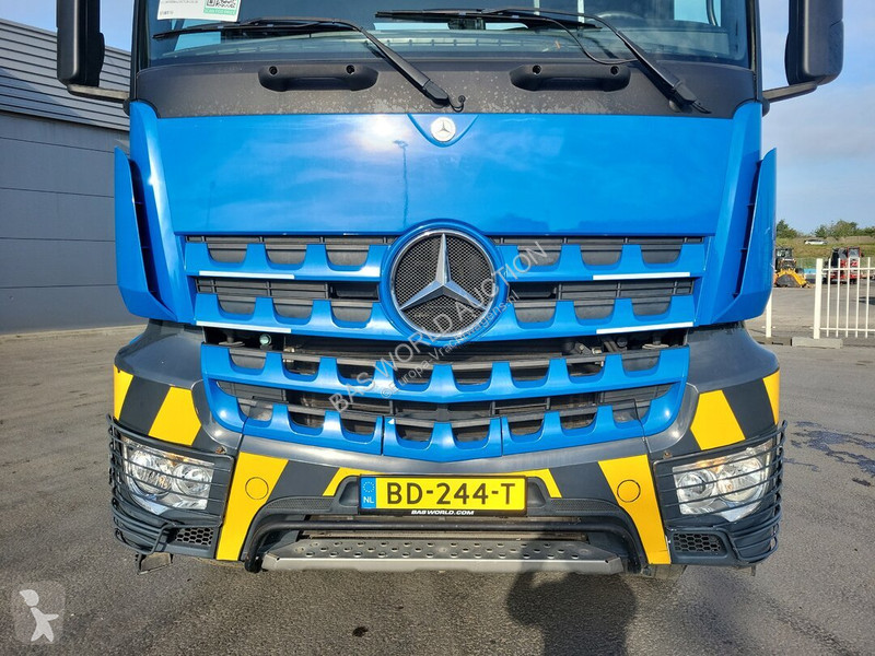 Lastbil Mercedes 3245