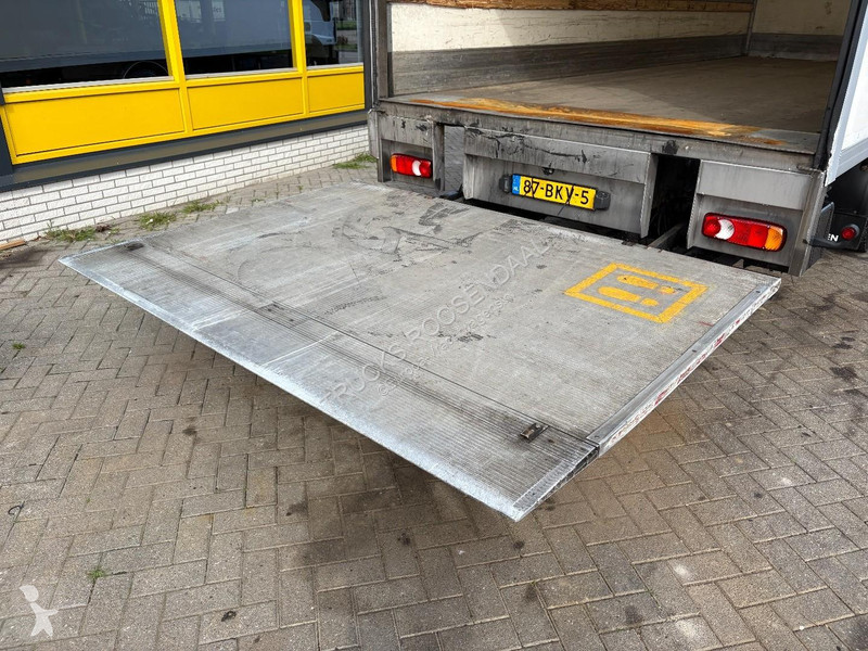 Lastbil Iveco 120E21 + LOADLIFT 2200 KG + 12 T...