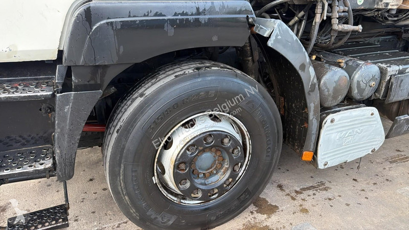 Camião MAN 18.310 (6 CYLINDER / MANUAL PUMP /...