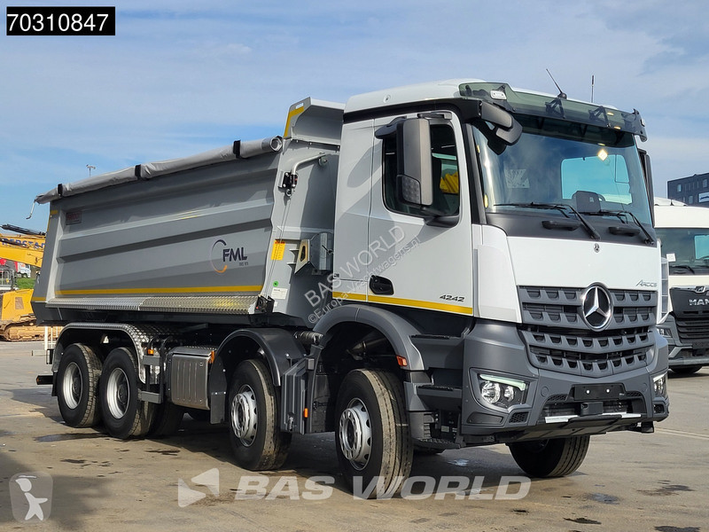 Camión Mercedes 4242 8X4 20m3 Tipper 13-Ltr...