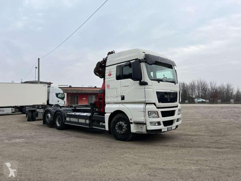 Camion MAN TGX SCARRABILE CON GRU