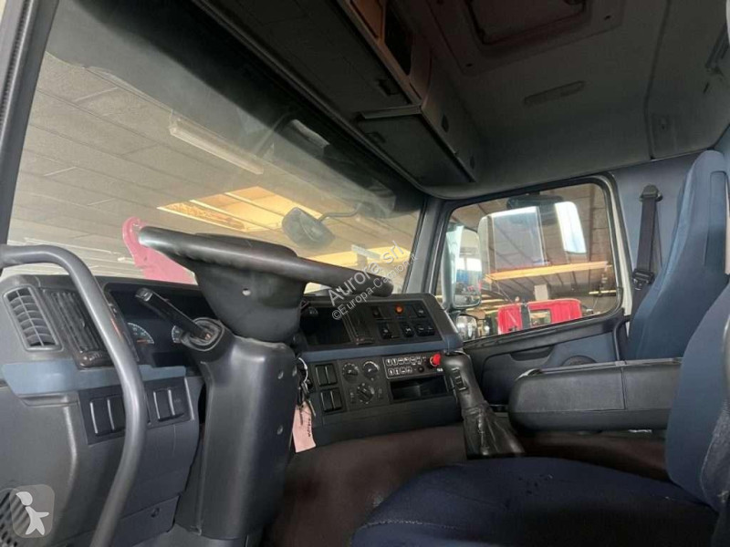 شاحنة Volvo FM480 SCARRABILE 8X4