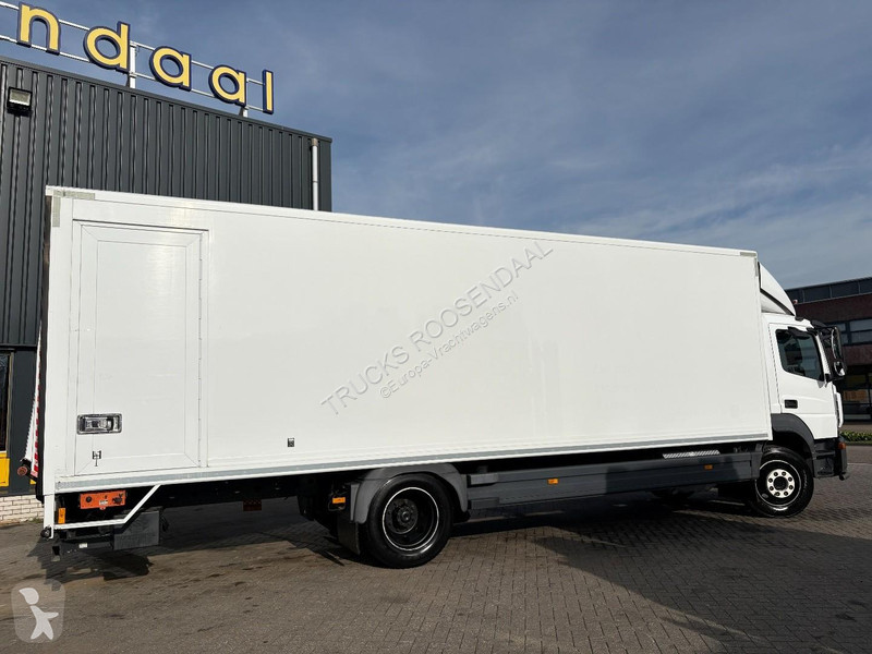 Vrachtwagen Mercedes 1623 + LOADLIFT 2000 KG +...