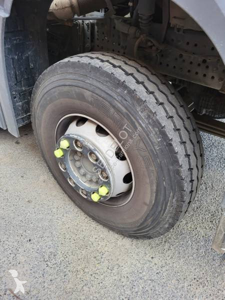 Kamion Mercedes 3243 KN
