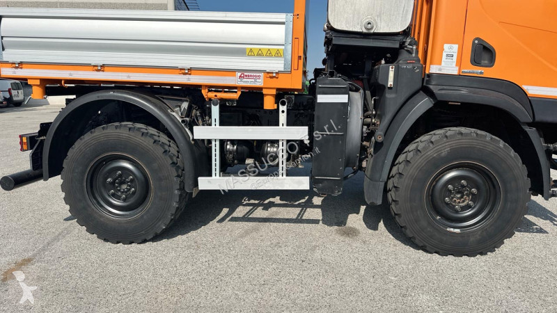 Mercedes UNIMOG U20 4X4 truck