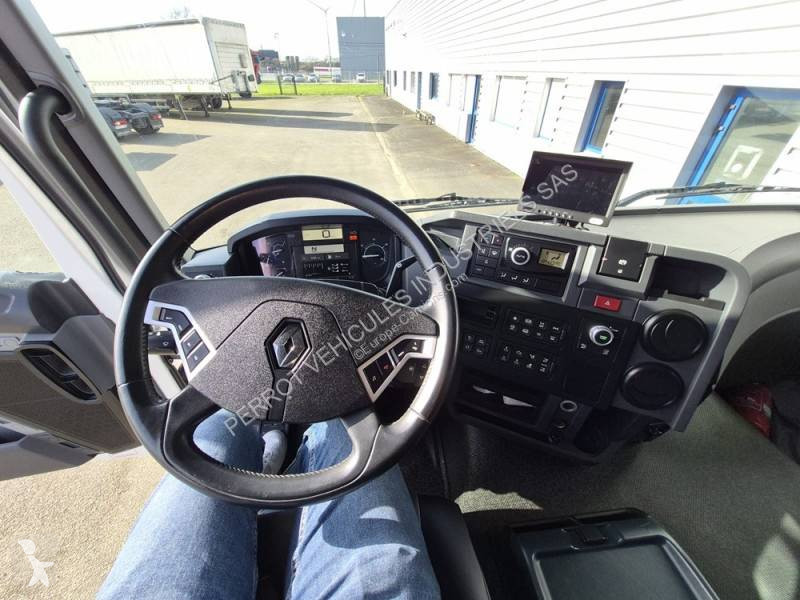 Renault 460.26 DTI 11 truck