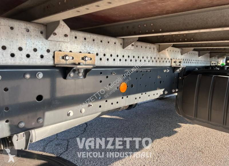 Iveco 120 E 28 P tector truck