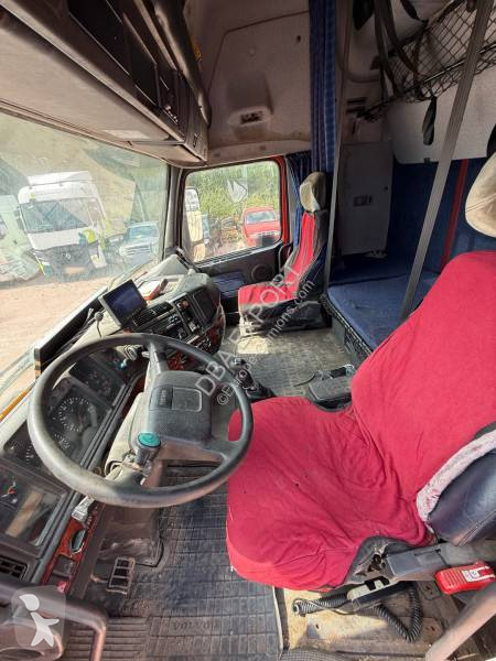 Volvo 460 truck