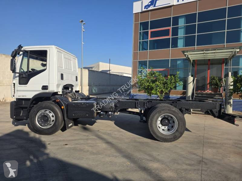 Iveco 180E32 truck