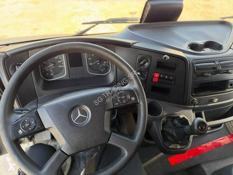Mercedes 818 truck