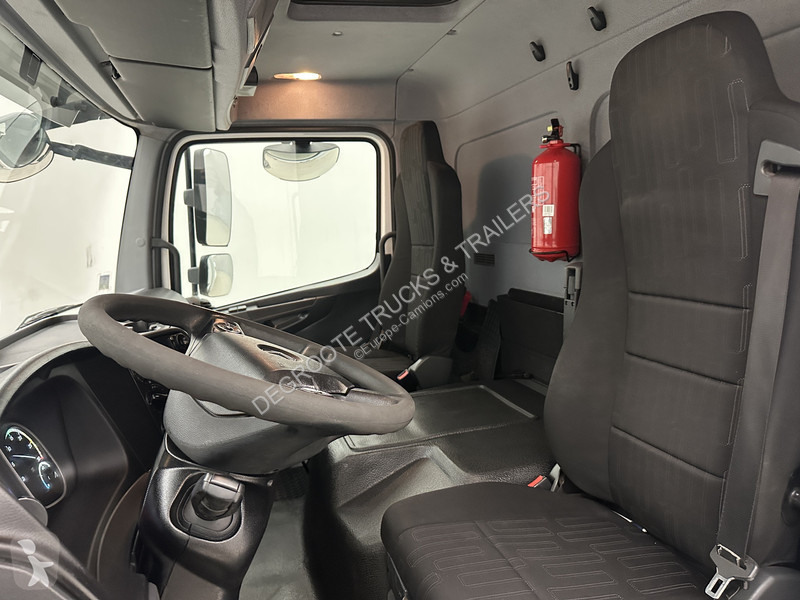 Kamion Mercedes 1221
