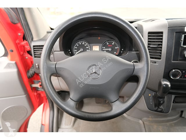 شاحنة Mercedes 318 CDI-D
