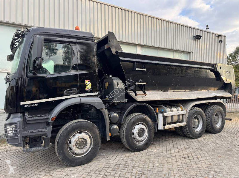 Kamion Mercedes AROCS 3246 8X4 TIPPER