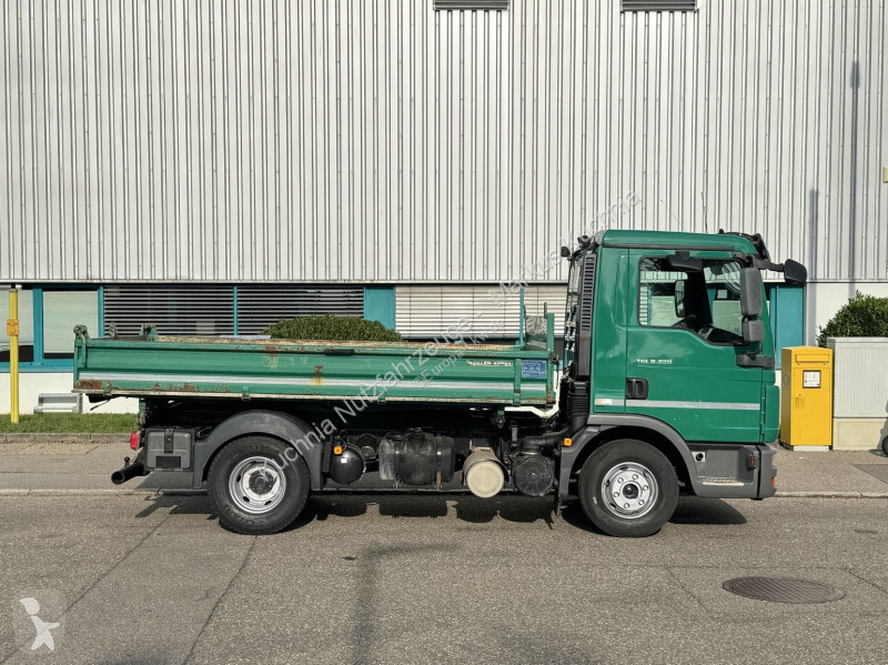 MAN 8.220 Dreiseitenkipper Meiller 2xAHK Klima...