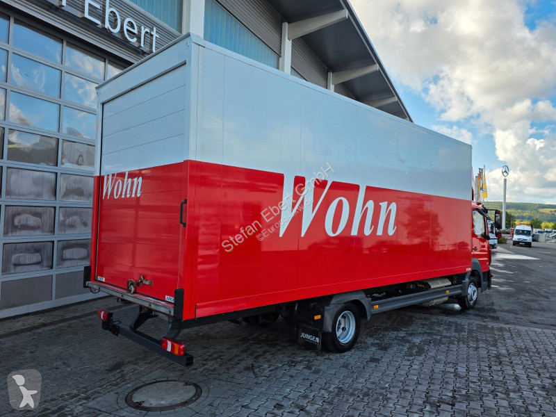 Mercedes 816 L Möbelkoffer Treppe truck