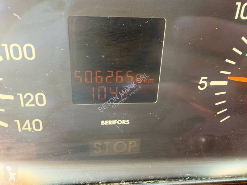 Kamion Mercedes 3348