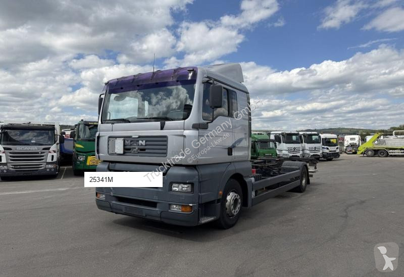 MAN 18.413 4x2 WB LKW AHK truck