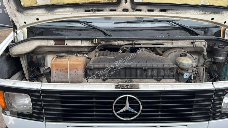 Kamion Mercedes 814 (POMPE MANUELLE / MANUAL...