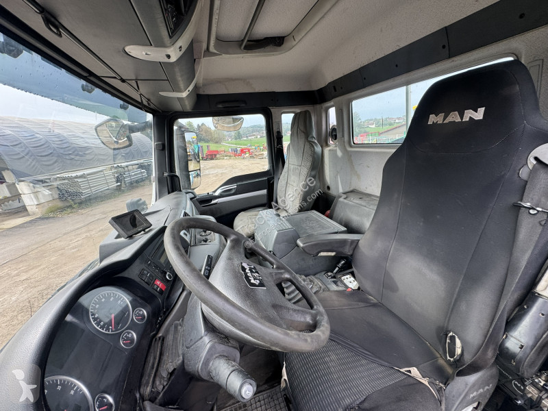 MAN  truck