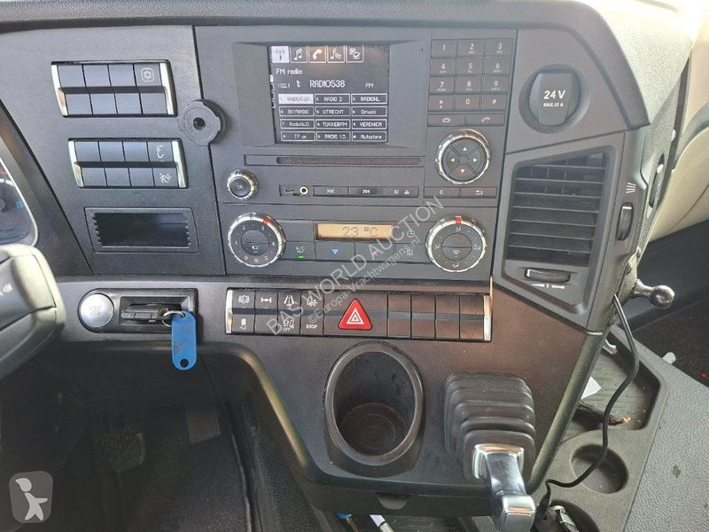 Mercedes actros 1942 truck
