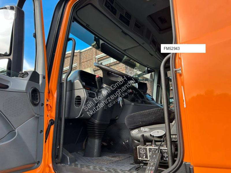 Vrachtwagen Mercedes RK 2070