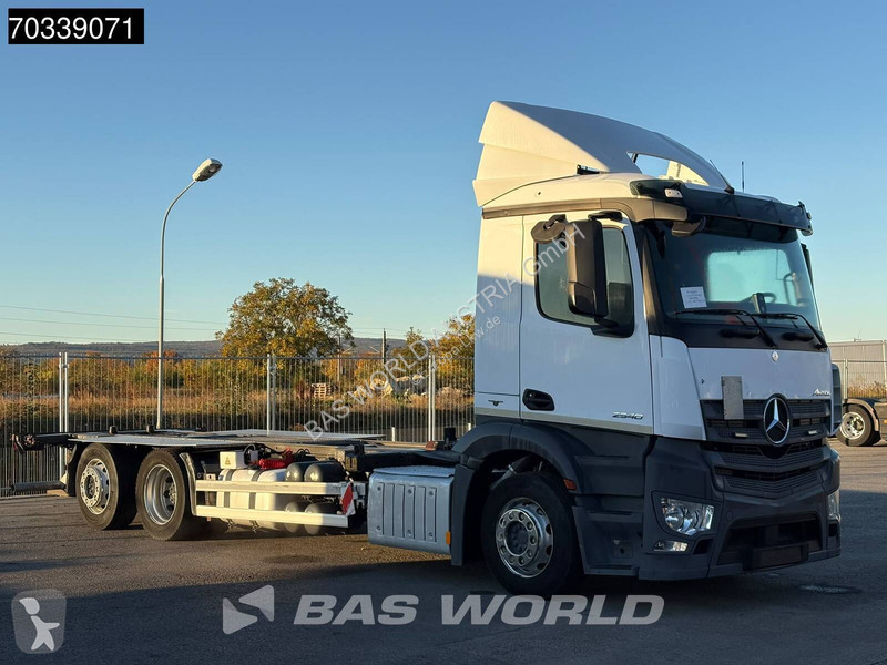 Kamion Mercedes 2540 6X2 Wechselbrücke BDF...