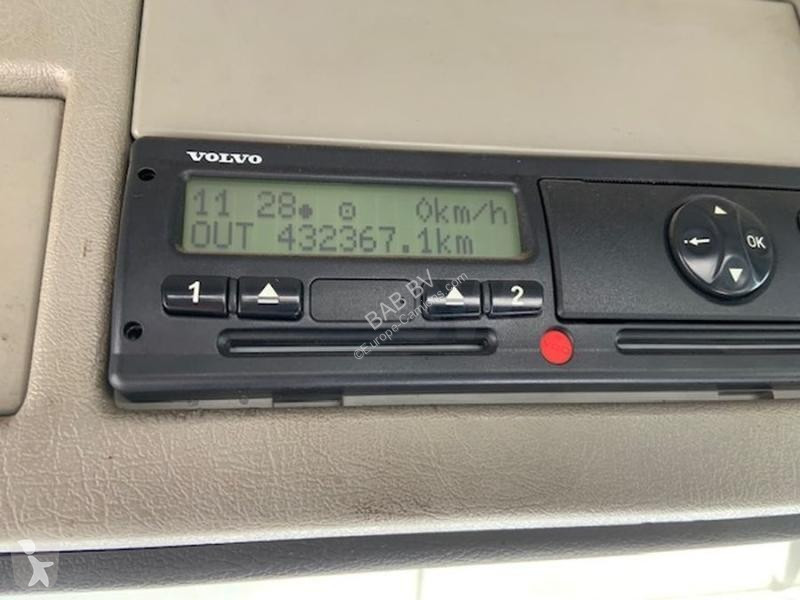 Kamion Volvo 330