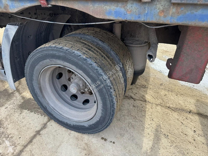 Vrachtwagen Scania 94 - 300 (MANUA GEARBOX /...