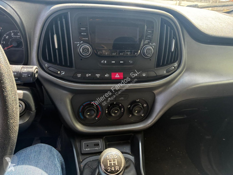 عربة نفعية Fiat Doblo