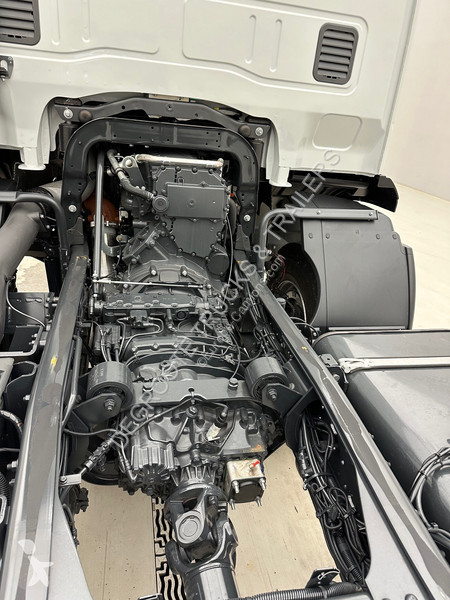 Kamion Iveco 380 - 6x4