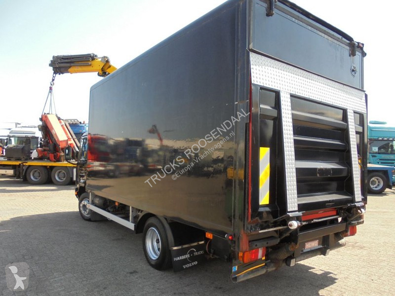 Vrachtwagen Volvo 8.180 + Manual + Dhollandia Lift