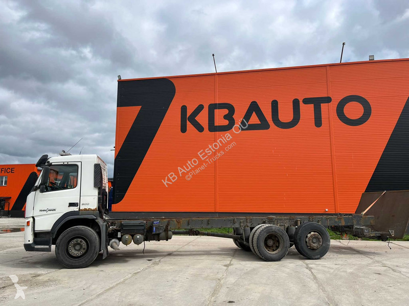 Kamion Volvo 9 300 6x2 CHASSIS L=8779 mm
