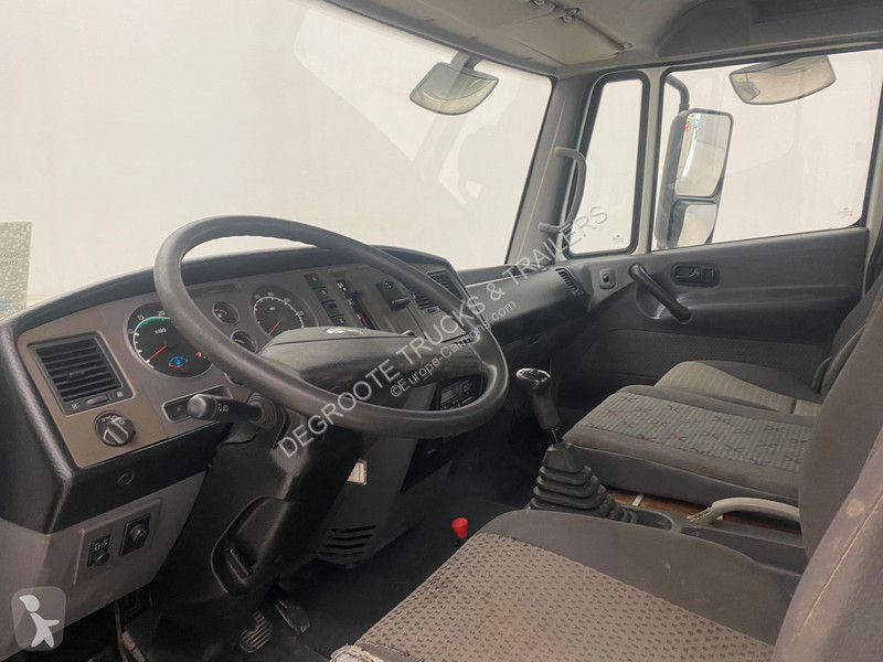 Kamion Nissan 120.25
