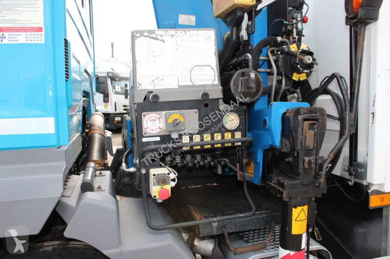 Camion Mercedes 2533 + 14t crane + 6x2 + REMOTE...