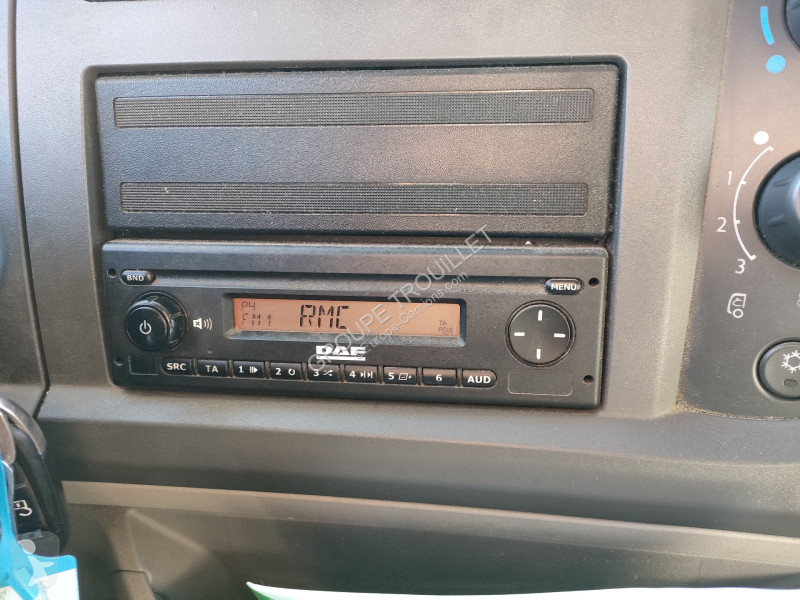 شاحنة DAF 12 TONNES 210 CV HAYON PORTE RELEVANTE